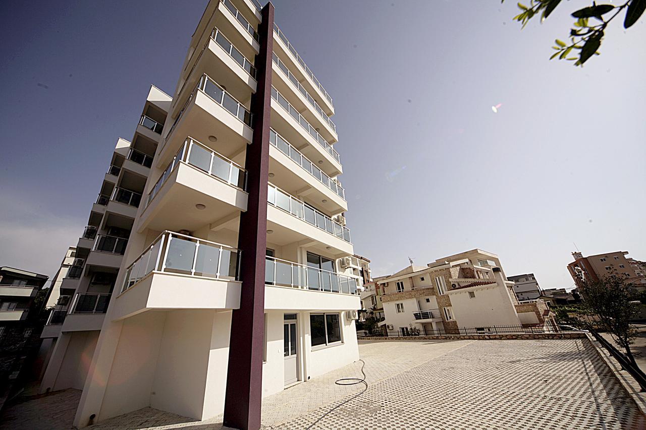 Sea Star Apartment Dobra Voda Exteriör bild