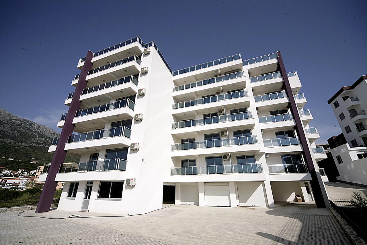 Sea Star Apartment Dobra Voda Exteriör bild